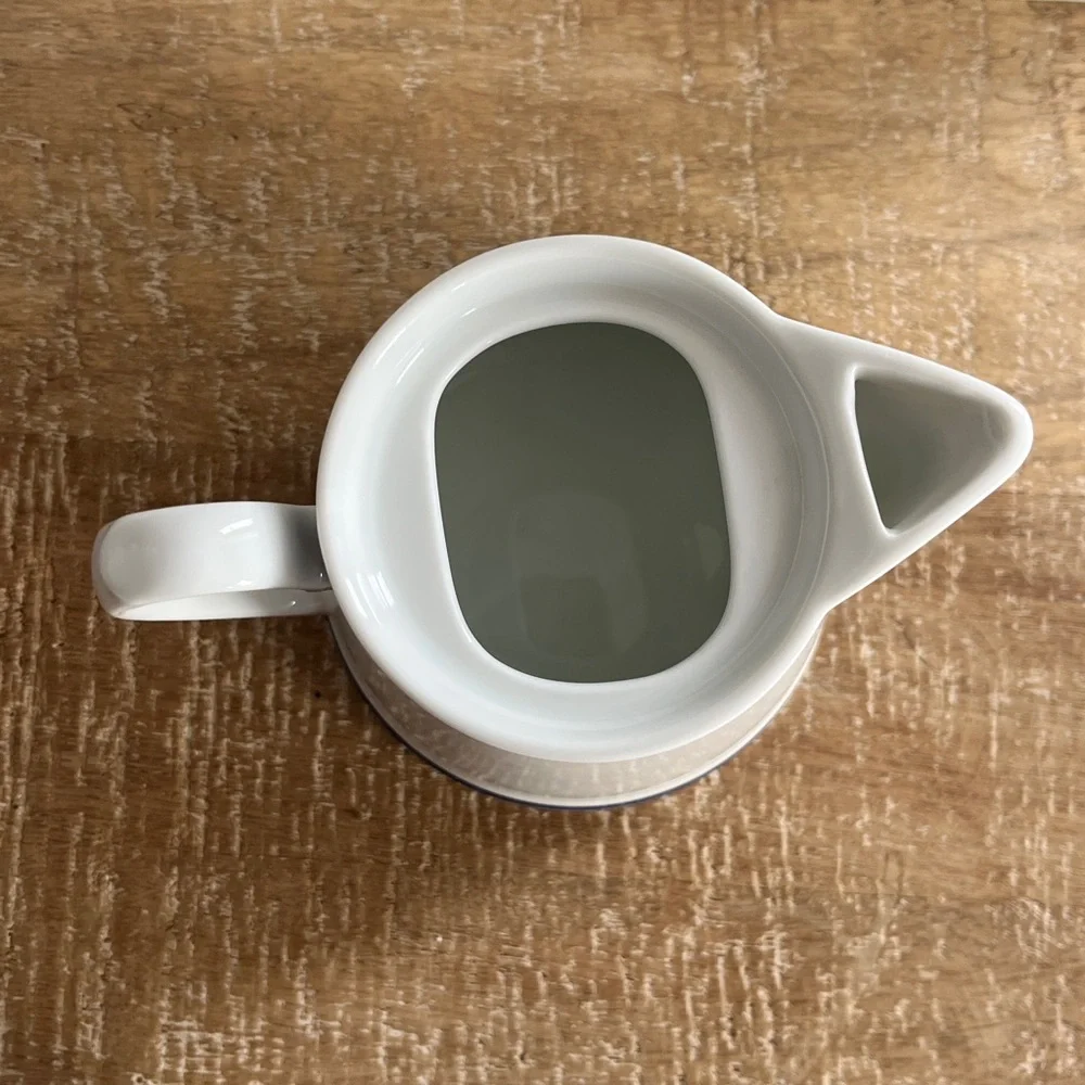 WILLIAMS SONOMA BRASSERIE WHITE AND BLUE CREAMER AND SUGAR SET